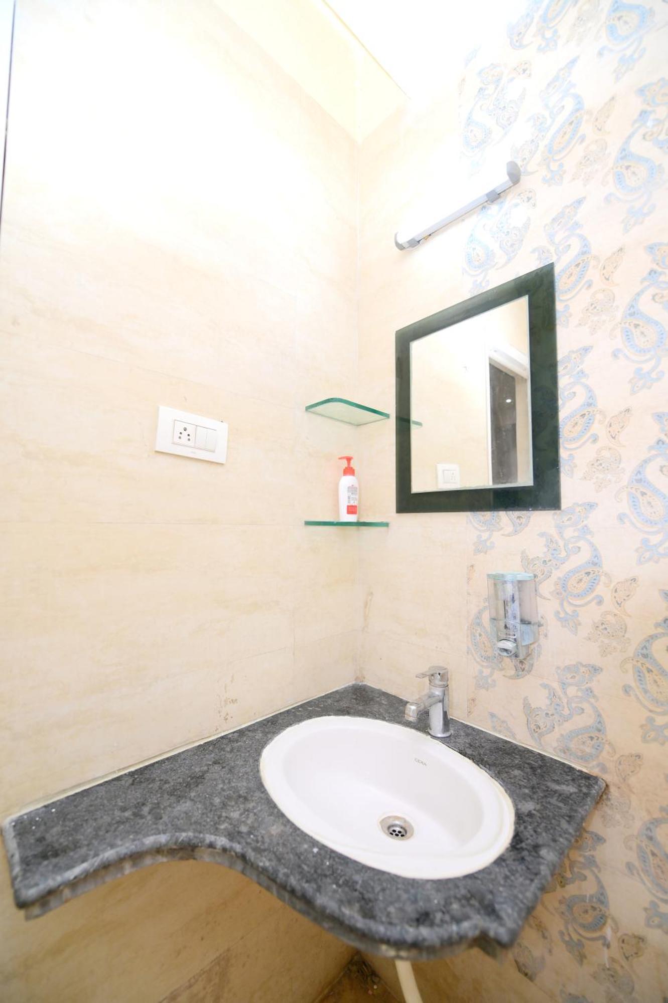 Airport Residency Hotel Ráncsí Kültér fotó